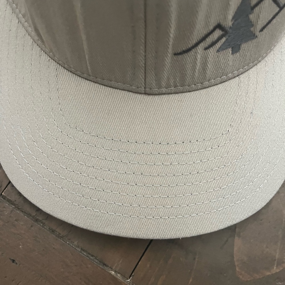 Lindo flex fit hat “The Great Outdoors”  (L-XL) - Picture 5 of 5